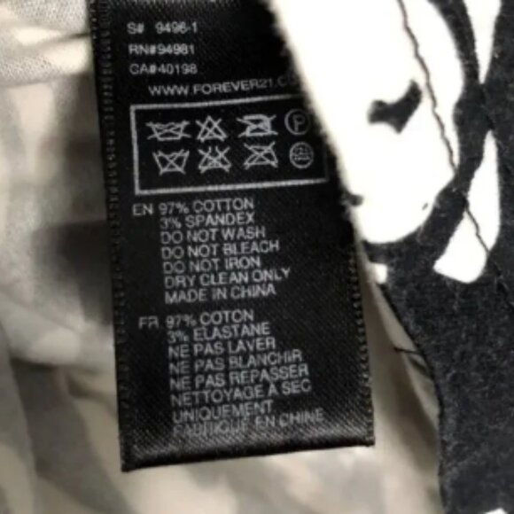 Forever 21 Black & White Floral Mini Skirt Size Small - Picture 4 of 4